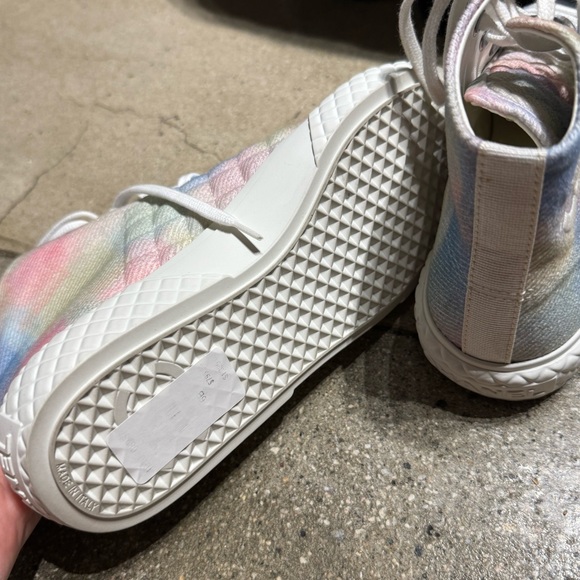 Chanel Printed Multicolor High Top Sneaker CC Logo - Picture 6 of 13